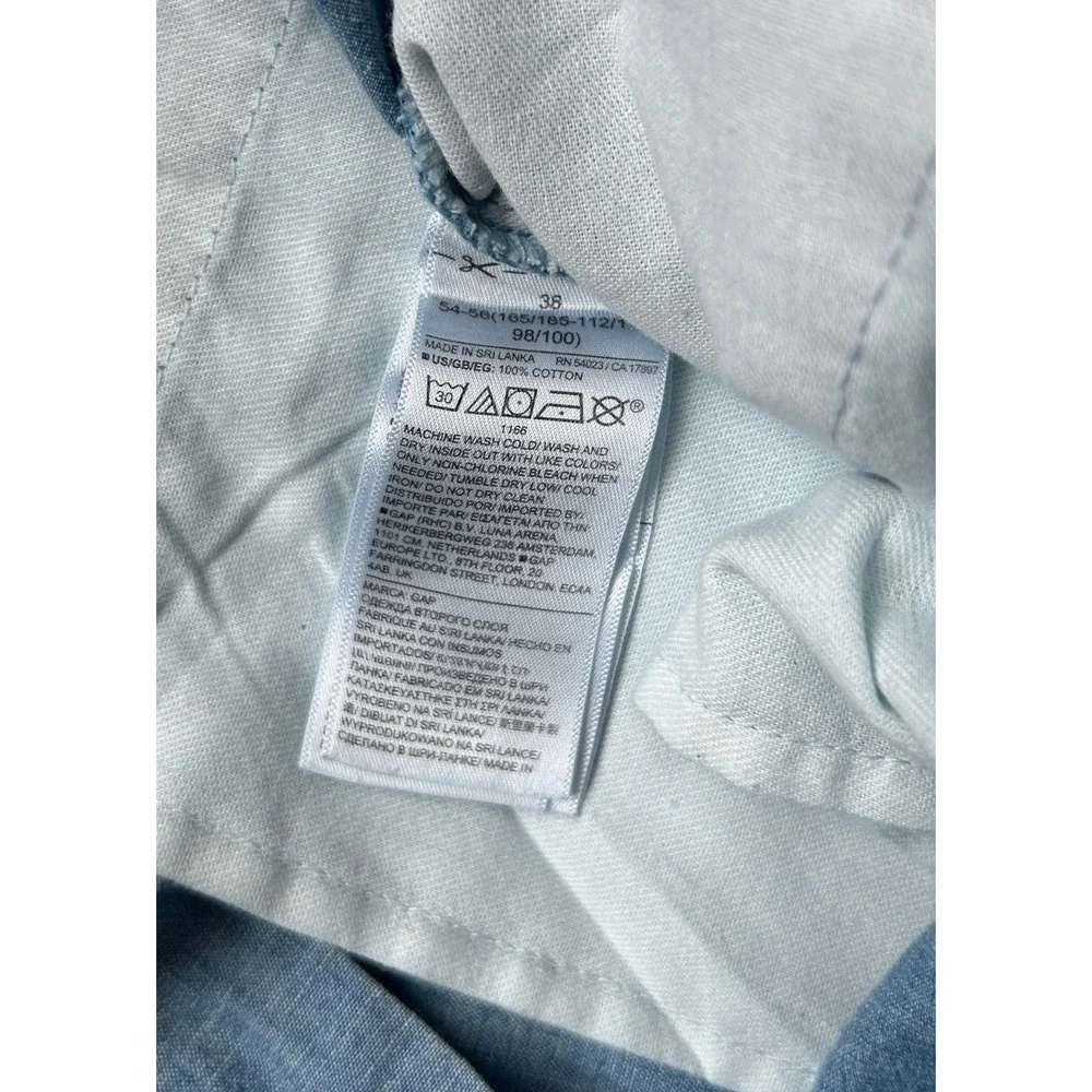 Gap Mens I Light Blue Chambray I Size 38, 8 Inch I Inseam Flat Front Shorts